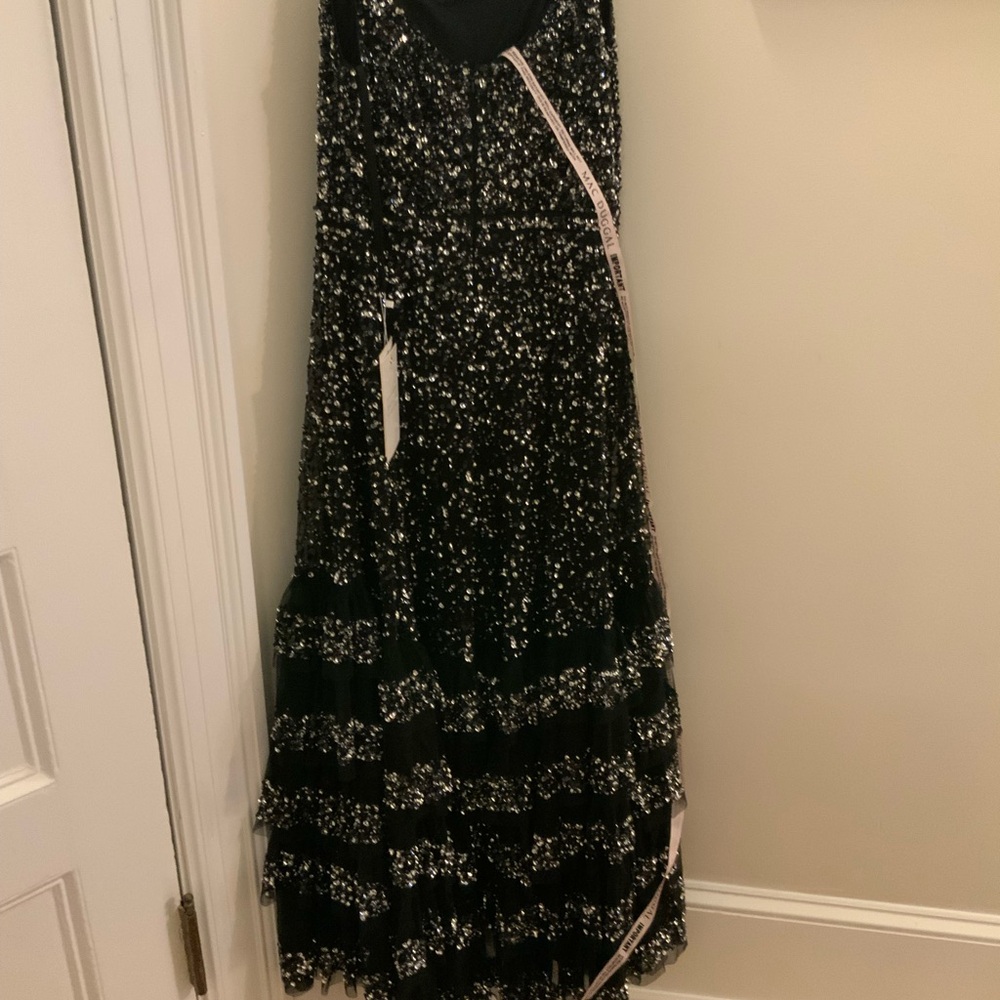 Mac Duggal Black and Silver Sequin Maxi Dress NWT Sz 8 - Picture 4 of 4